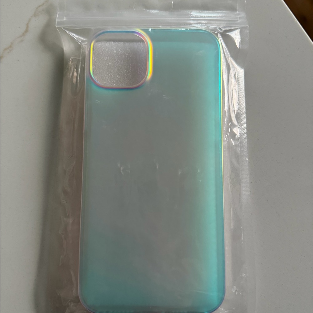 IPhone 15 Plus case - Picture 2 of 2